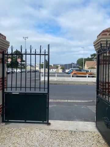 Maison Cosy En Plein Coeur De Ouistreham Eksteriør bilde